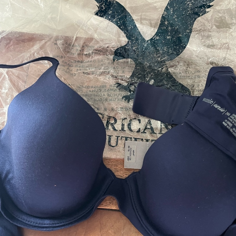 American Eagle Outfitters Navy Sunnie T-Shirt Bra - NWT